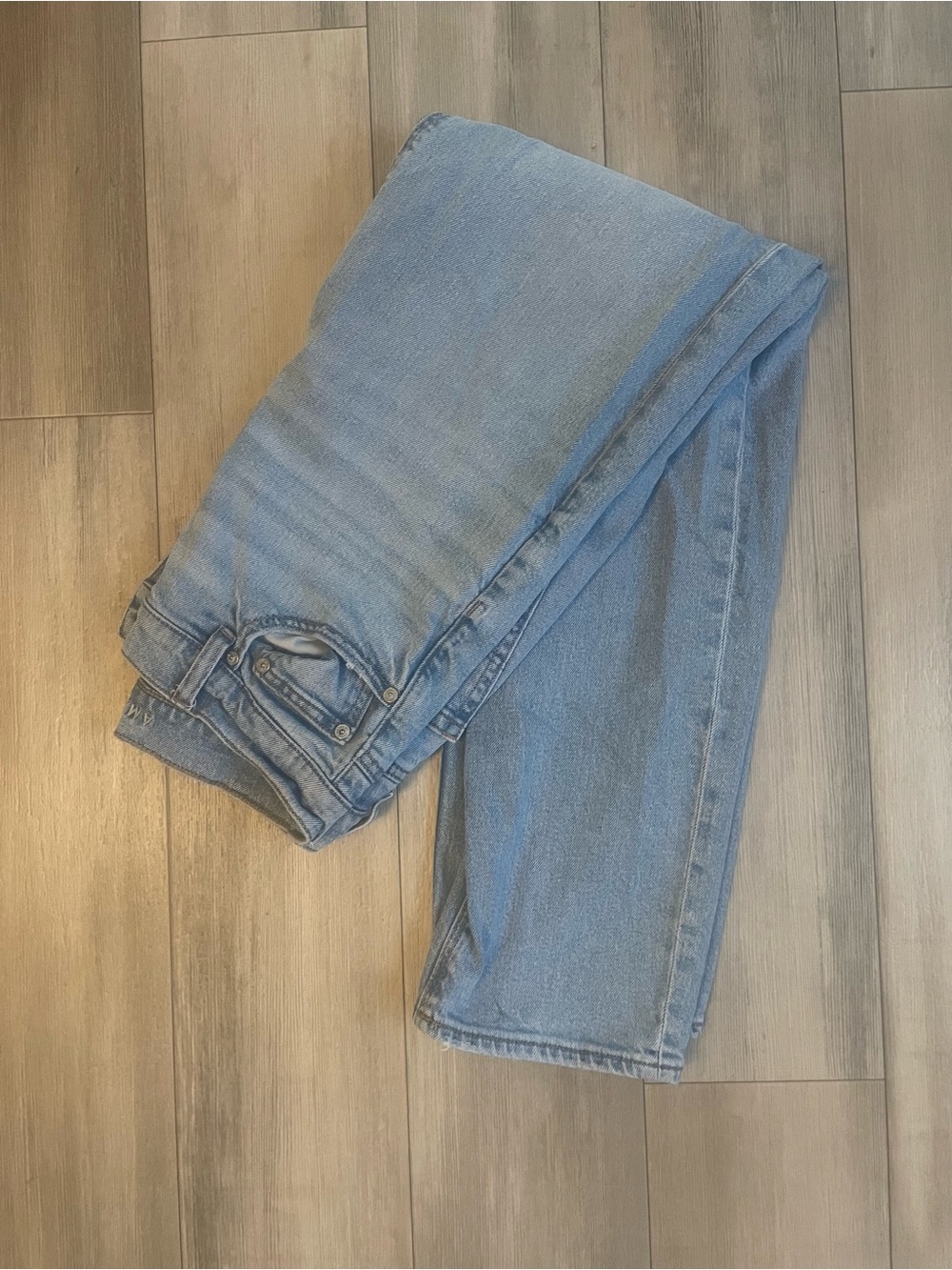 American Eagle Outfitters Women's Straight-Leg Light Blue Jeans